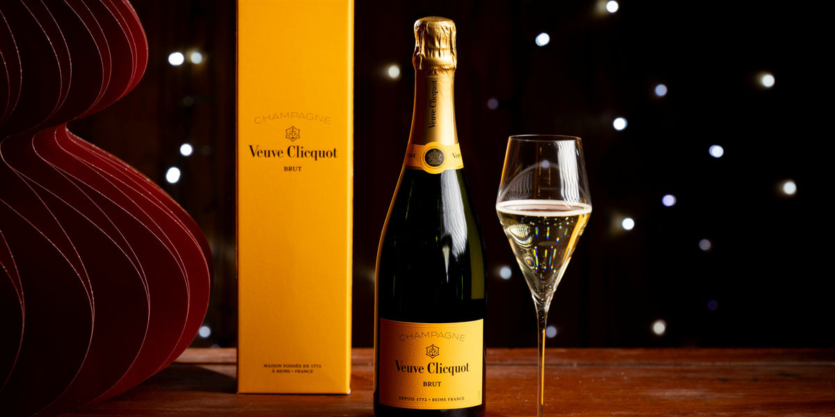 Veuve Cliquot, Brut NV, Champagne in Gift Box — Searsons Wine